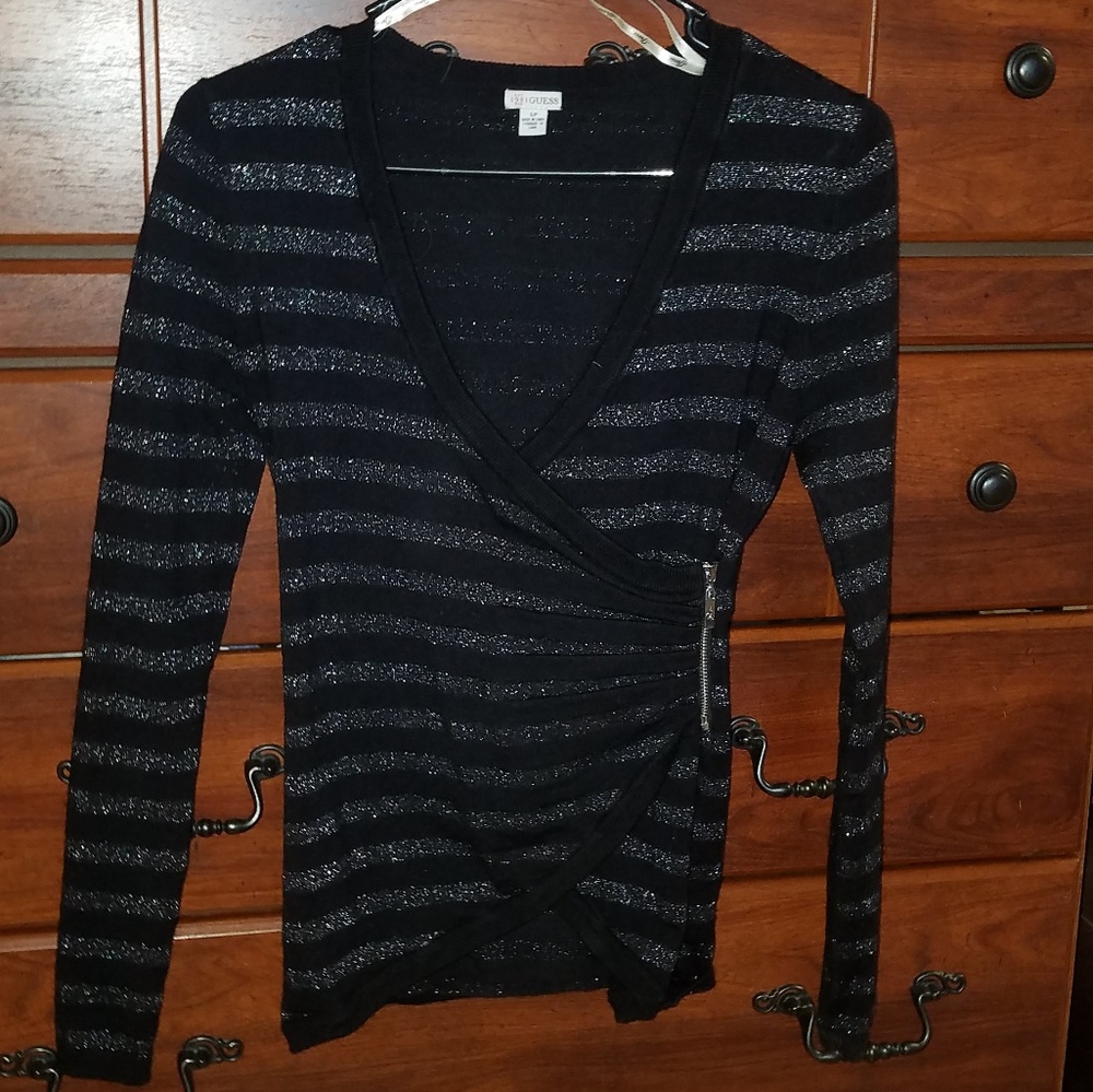 Guess sweater - small